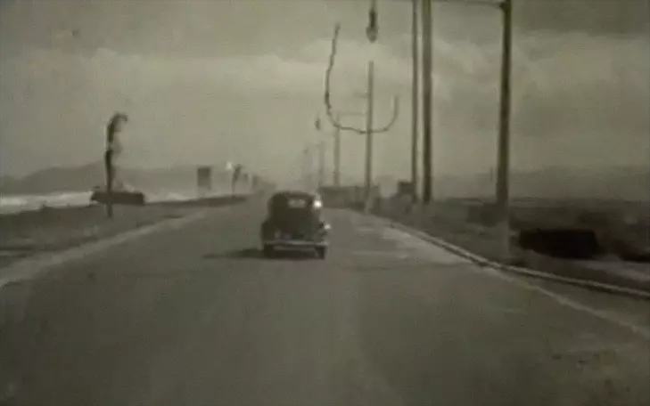 Кадр из фильма «Рак», машина уезжающая в даль