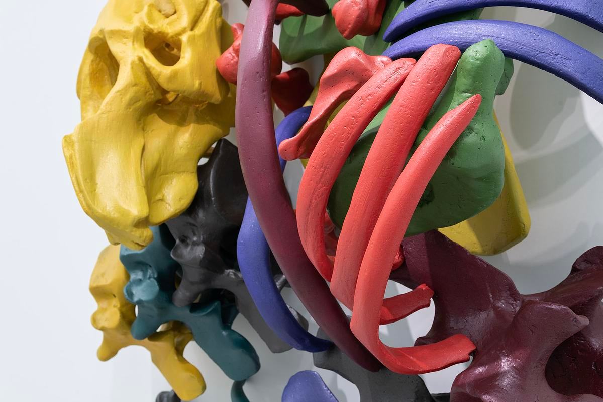 Абстрактная разноцветная объемная композиция