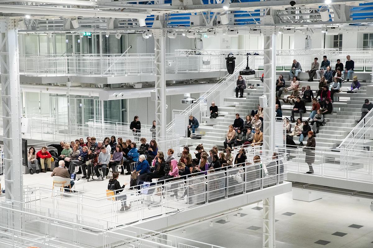 Лекция на Центральной платформе ГЭС-2