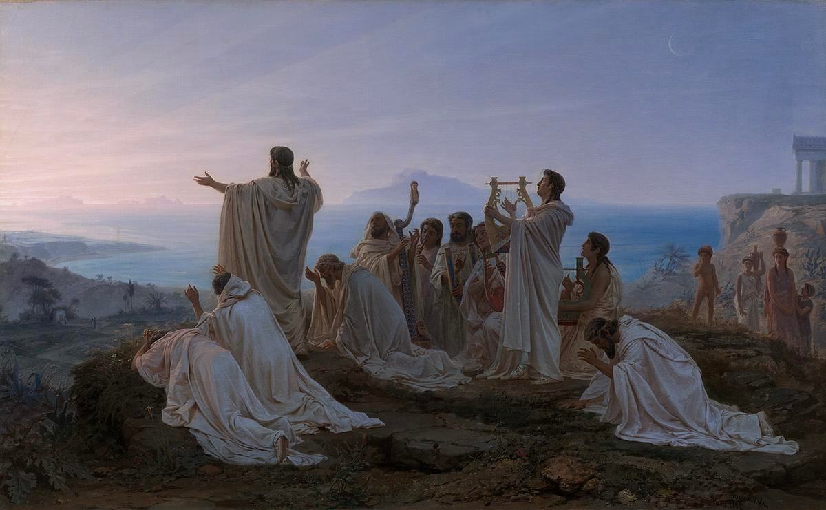 Группа людей в белых тогах всртечает рассвет на холме