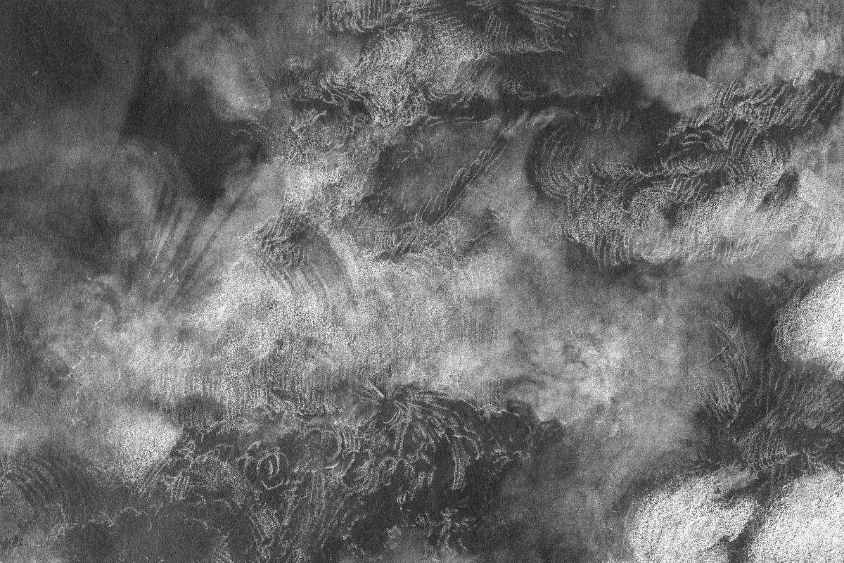 Черно-белое изображение облачности