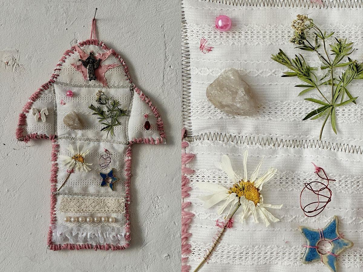 Фото, цветочки и бусенки вышиты на ткане и тканевой вещице