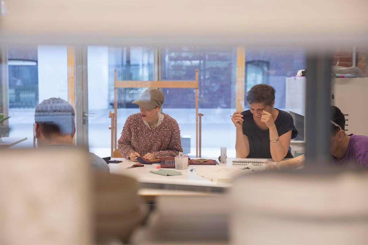 Люди на воркшопе