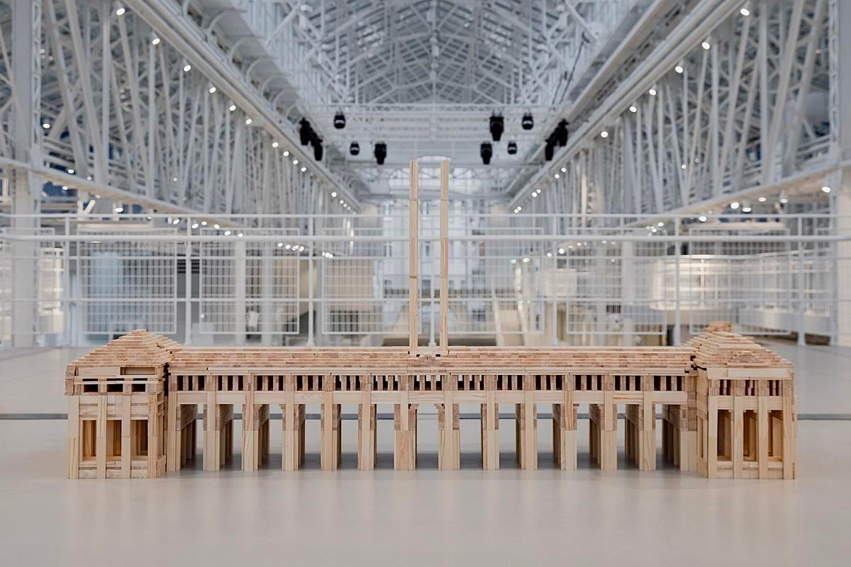 Фото, макет птицы из блоков дерева